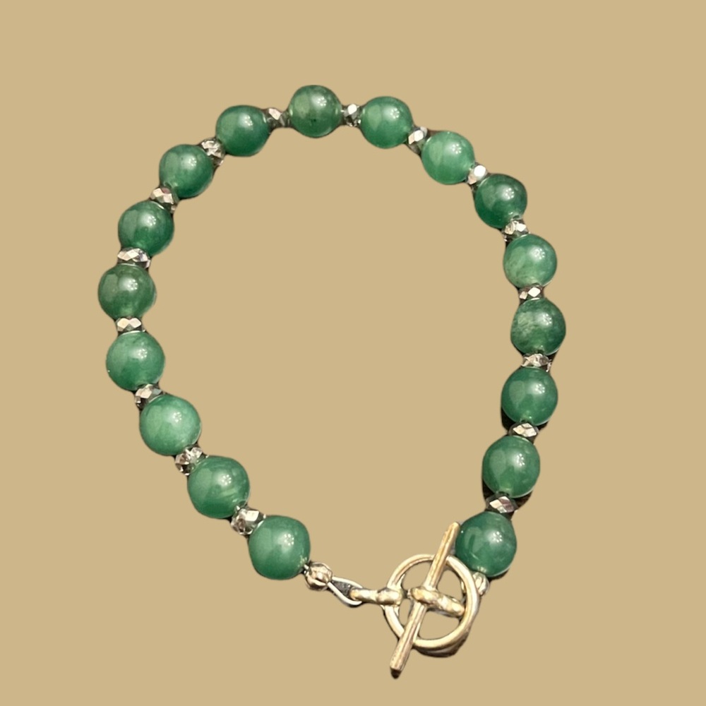 Green bead bracelet